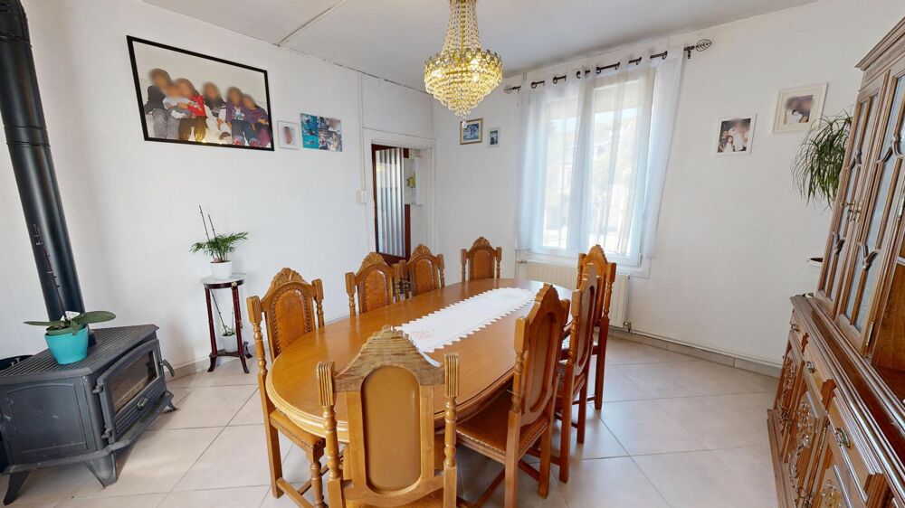 Vente Maison Maison 93 M2, 4 pièces 2/3 chambres,garage 2 places sur 8 ares de terrain Ronchamp