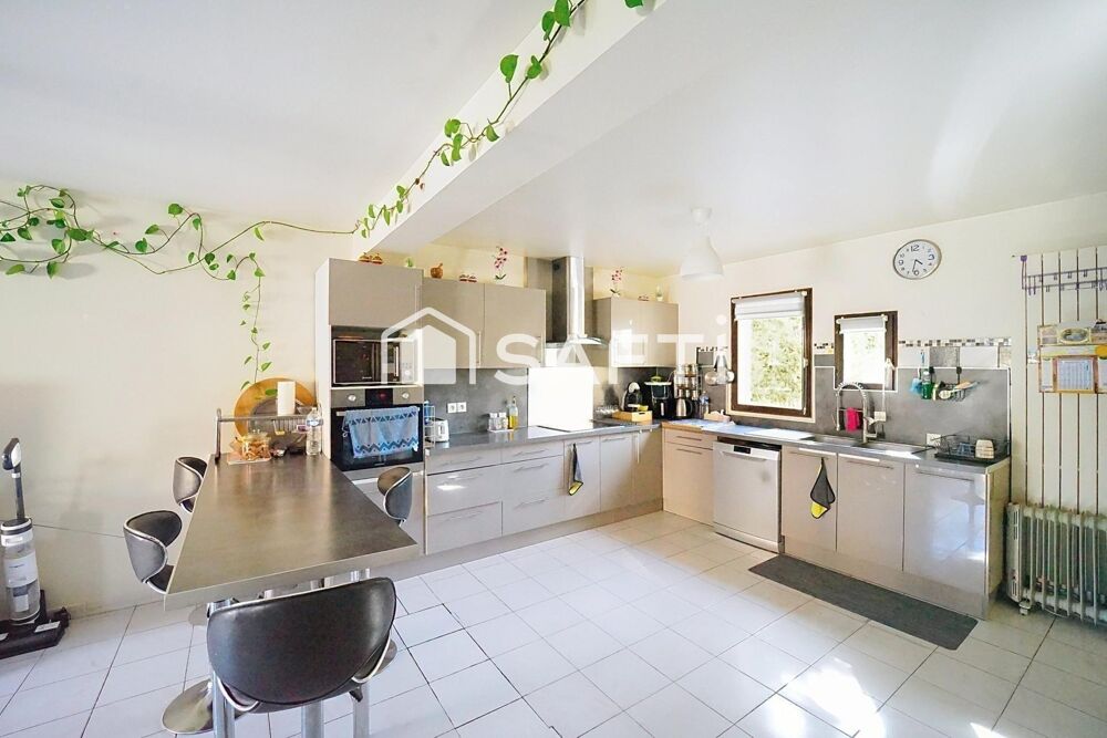 Vente Maison Grande maison familiale au calme, idéale pour une vie de famille et une profession libérale. Montreuil