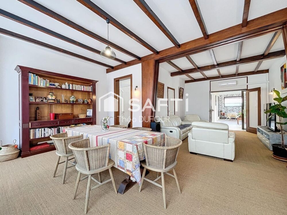 À découvrir sans tarder cette belle maison familiale de 158 m² vous séduira par ses volumes généreux, sa luminosité exceptionnel