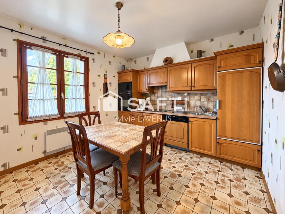 Vente Maison A VAILLY SUR AISNE, MAISON FAMILIALE DE 132 M2 AVEC S/SOL TOTAL ET GRAND TERRAIN ARBORÉ. Vailly-sur-aisne