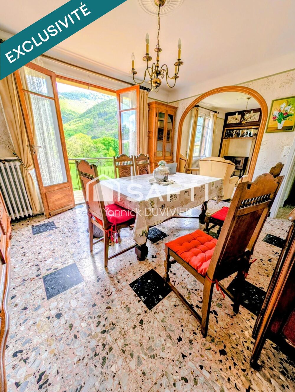Thueyts  Maison avec vue panoramique et fort potentiel