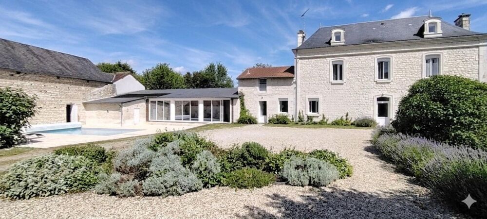 Vente Maison Maison de caractère + grange +piscine+ préau de 66m2 chauffé Antran