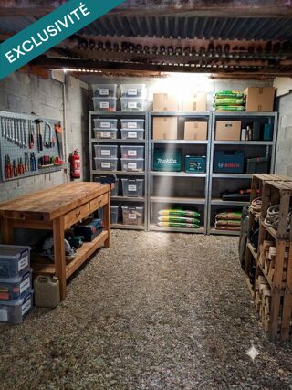  Parking / Garage à vendre 93 m²