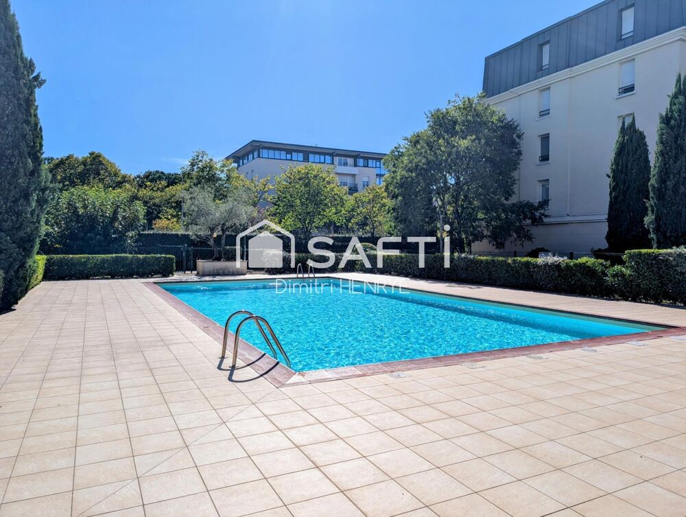 T2 avec balcon, parking et piscine  Chartrons