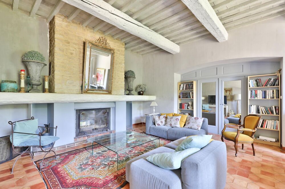 A DECOUVRIR EN EXCLUSIVITE, VERITABLE COUP DE COEUR POUR CE MAS PROVENCAL DU 18 EME SIECLE SITUE A ENTRAIGUES SUR LA SORGUE