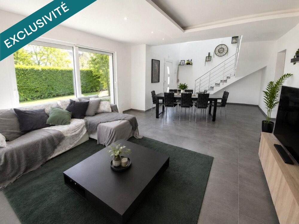 Laissez-vous séduire par cette magnifique maison contemporaine où confort, modernité et qualité de vie se rencontrent.