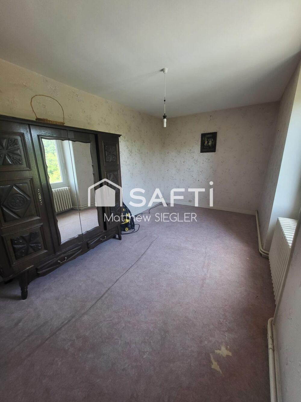 Vente Maison Maison ancienne avec dépendance de 150 M2 habitable et une terrain de 5330 M2 Antogny-le-tillac