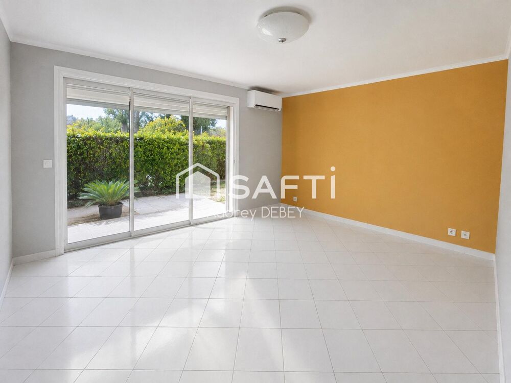 Vente Appartement SANARY – LE CHARME DU TOUT À PIED DANS UNE PETITE RÉSIDENCE - T3 LUMINEUX AVEC TERRASSE REZ DE JARDIN Sanary-sur-mer