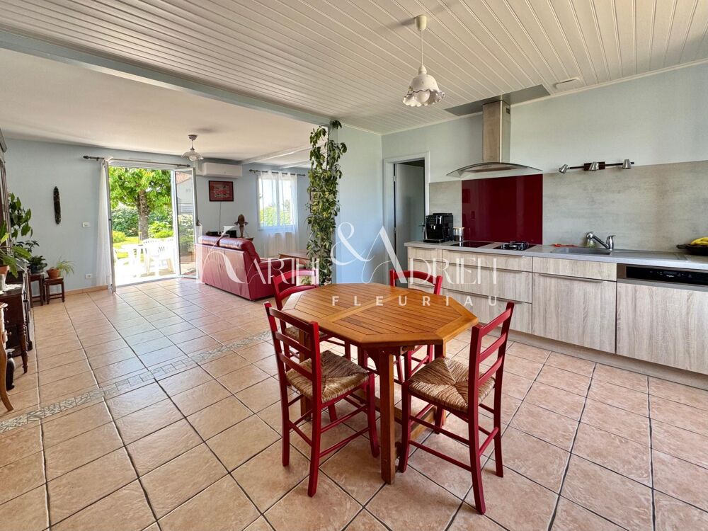 Vente Maison PLAIN-PIED 4 CHAMBRES, JARDIN, PRÉAU ET DÉPENDANCE Fontenay-le-comte