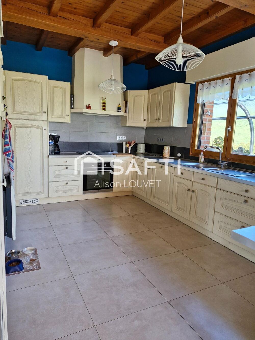 Vente Maison maison avec 2 grand garages et 5 chambres . Quesques