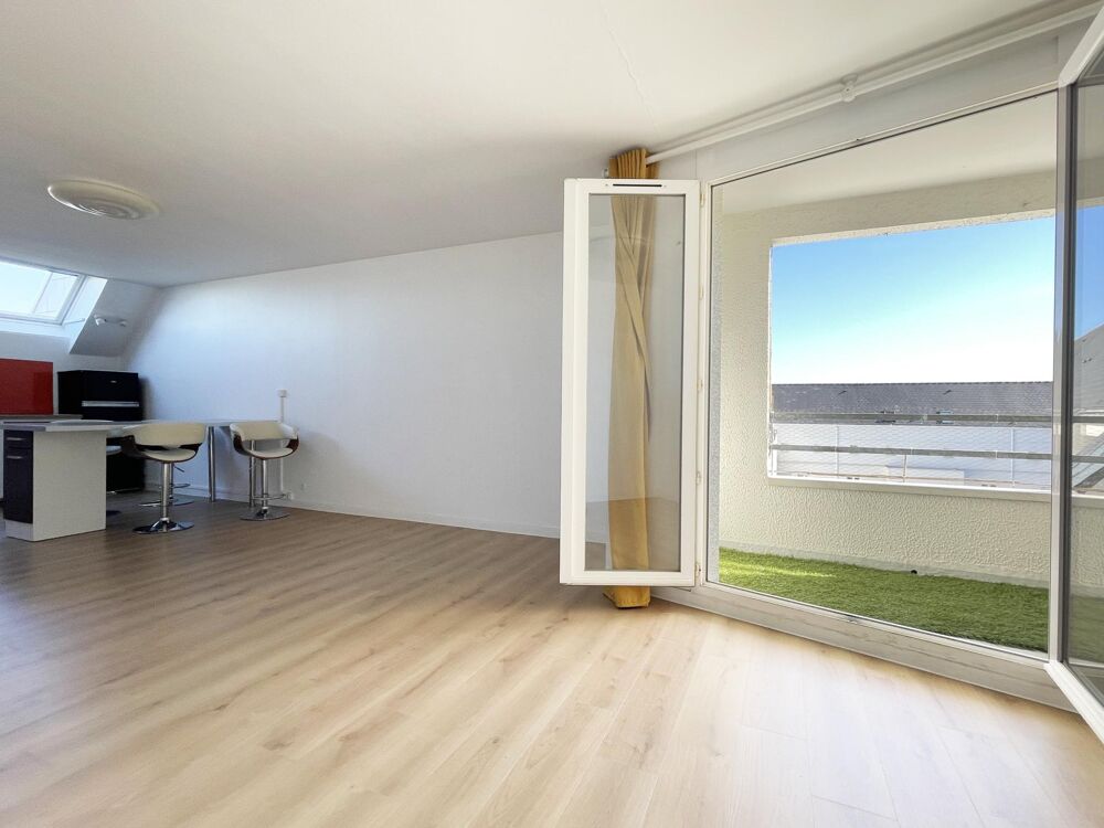 Duplex T4 lumineux de 103 m² - Île de Nantes  Place Galarne