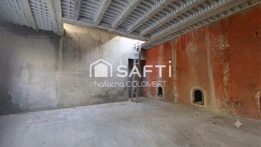 Vente Maison Bâtisse à fort potentiel avec terrasse tropézienne Saint-clement