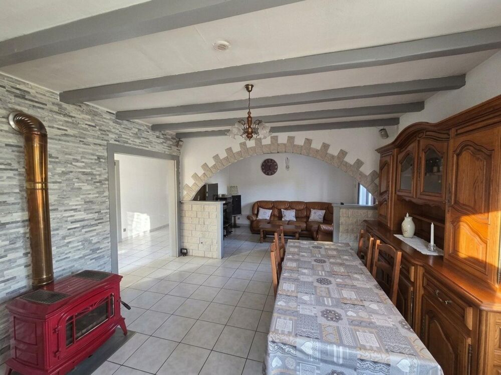 Vente Maison MAISON DE PLAIN-PIED AVEC DÉPENDANCE RÉNOVÉE, 3 GARAGES ET CUISINE D'ÉTÉ ! L' isle-sur-le-doubs