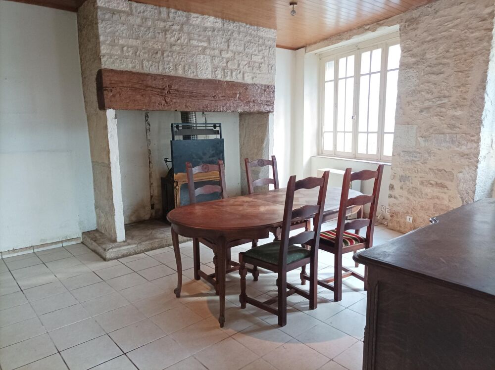 Maison en pierre, possibilité deux passartements.