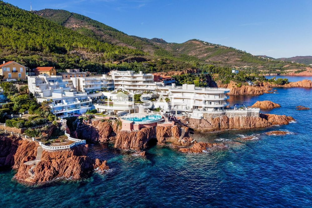 Vente Appartement Unique Appartement T3 en Duplex Haut de Gamme face à la Mer dans une résidence Atypique sécurisée Pieds dans l'eau Saint-raphael