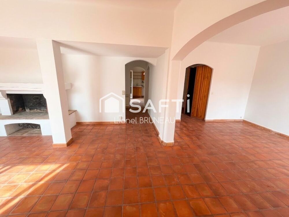 Vente Maison Vue mer d'exception à Sanary-sur-Mer : villa lumineuse de 135 m², grande piscine et jardin arboré, au calme absolu proche des pl Sanary-sur-mer