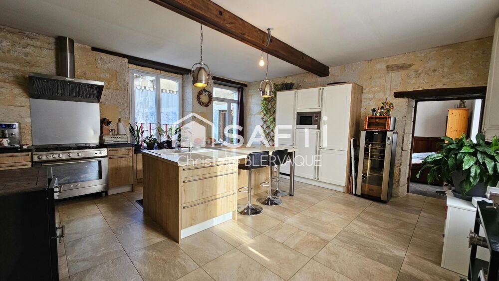 Vente Maison Maison de caractère avec dépendances et potentiel à Lésigny Lesigny