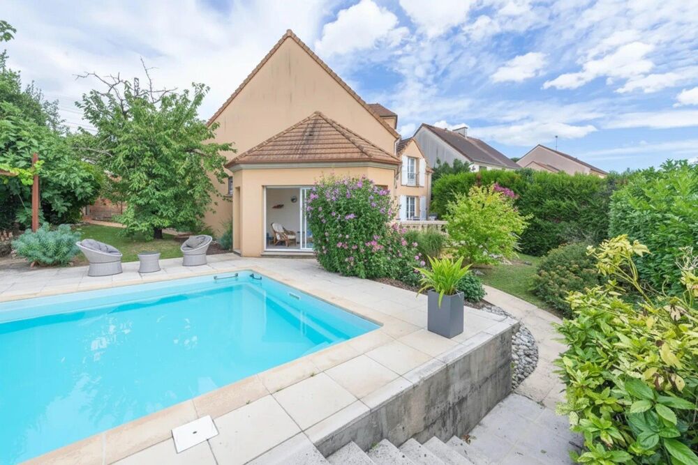 Maison familiale avec piscine