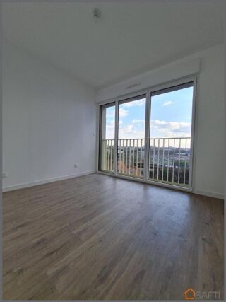  Appartement à louer 4 pièces 82 m²