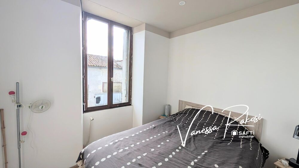 Vente Maison MAISON DE VILLE 105 M² 3 CHAMBRES GARAGE JARDIN ET DEPENDANCE Matha