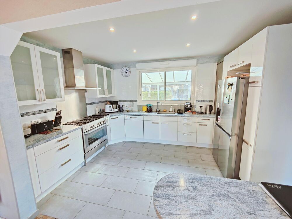 Vente Maison T8 au calme, de plain pied, piscine,garage de 90m² Leognan