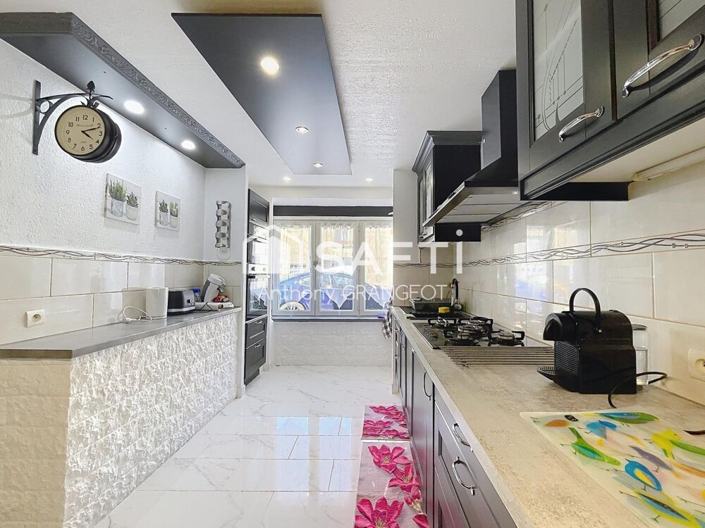 Vente Maison Maison de ville familiale, 224M², jardin, piscine VENDUE MEUBLEE Jussey