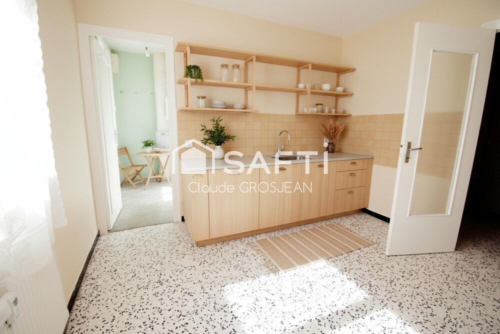 Appartement 4 Pièces de 91m² avec balcon ,parking et cave.