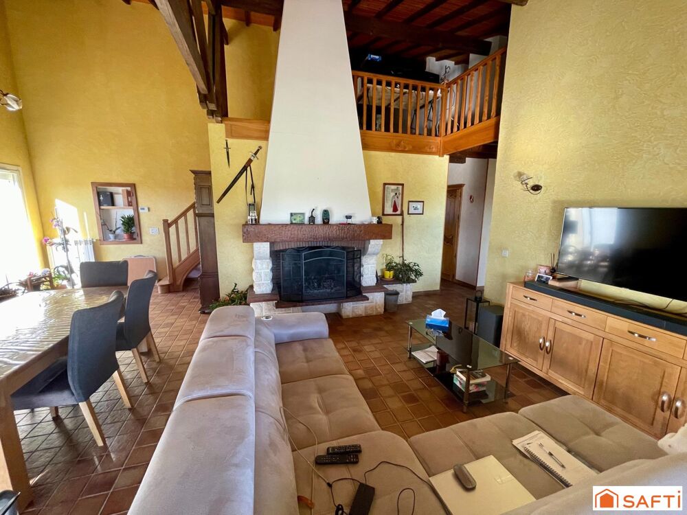Maison T5 de 189 m2 sur 1 hectare à 3 min de Condom