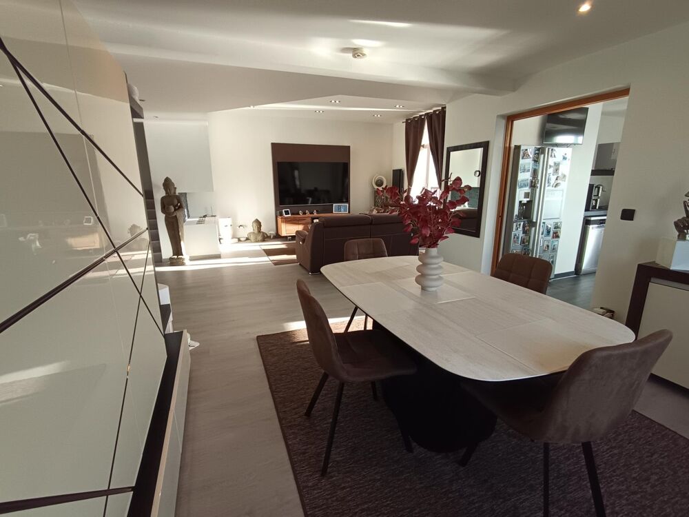 TRIPLEX D'EXCEPTION PORT CERGY 162M2 avec extérieur