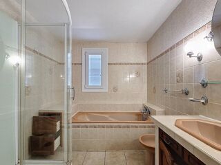  Maison  vendre 8 pices 150 m