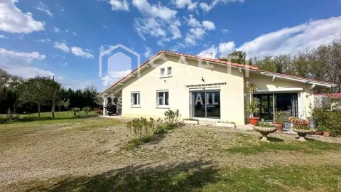   Maison plain-pied r�nov�e � 5 min du centre Maison - 4 pi�ce(s) - 108 m�