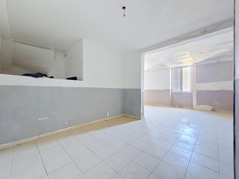 Vente Appartement Un duplex avec terrasse et vue dégagée, offrant de beaux volumes en plein cœur de Bédarieux. Bedarieux