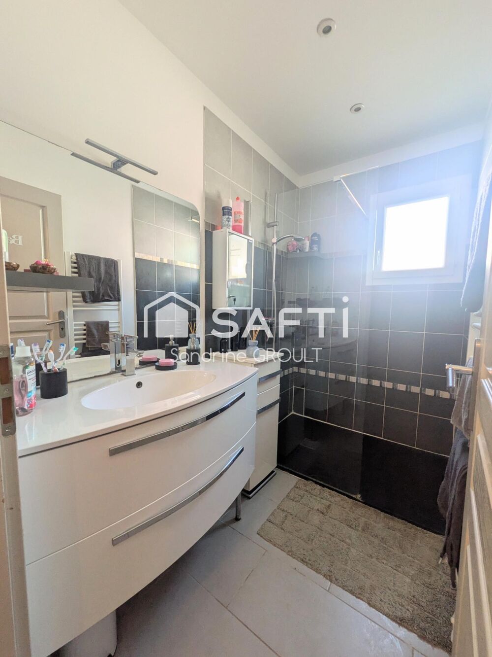 Vente Maison VILLA 3 CHAMBRES avec JARDIN et GARAGE Servian