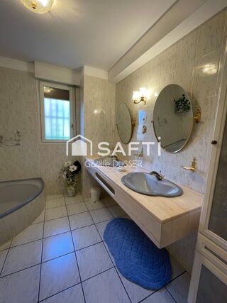  Maison à vendre 8 pièces 234 m²