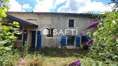   maison de campagne a rafraichir proche lezay 79120. Maison - 5 pièce(s) - 130 m²