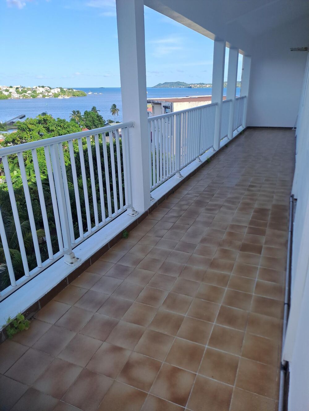 Grand appartement lumineux avec vue sur mer