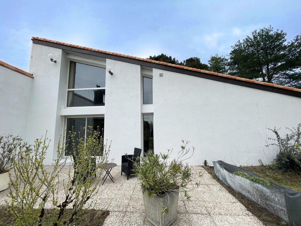 Vente Maison Maison d'architecte 213 m² – Quartier résidentiel, terrain arboré de 1 400 m² Bouguenais