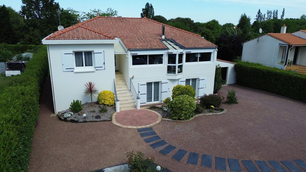 Grande maison familiale-5 chambres-terrain plus de 5000m2