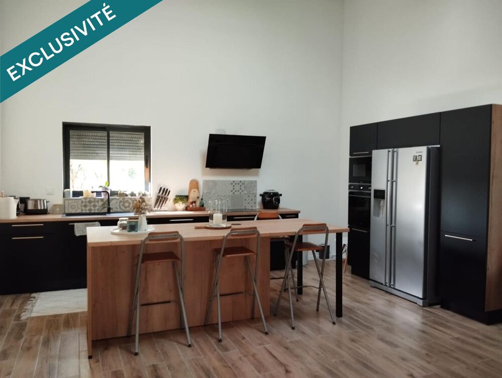 Maison 6 pièces de 203m2 sur 1200m2 de terrain piscinable.