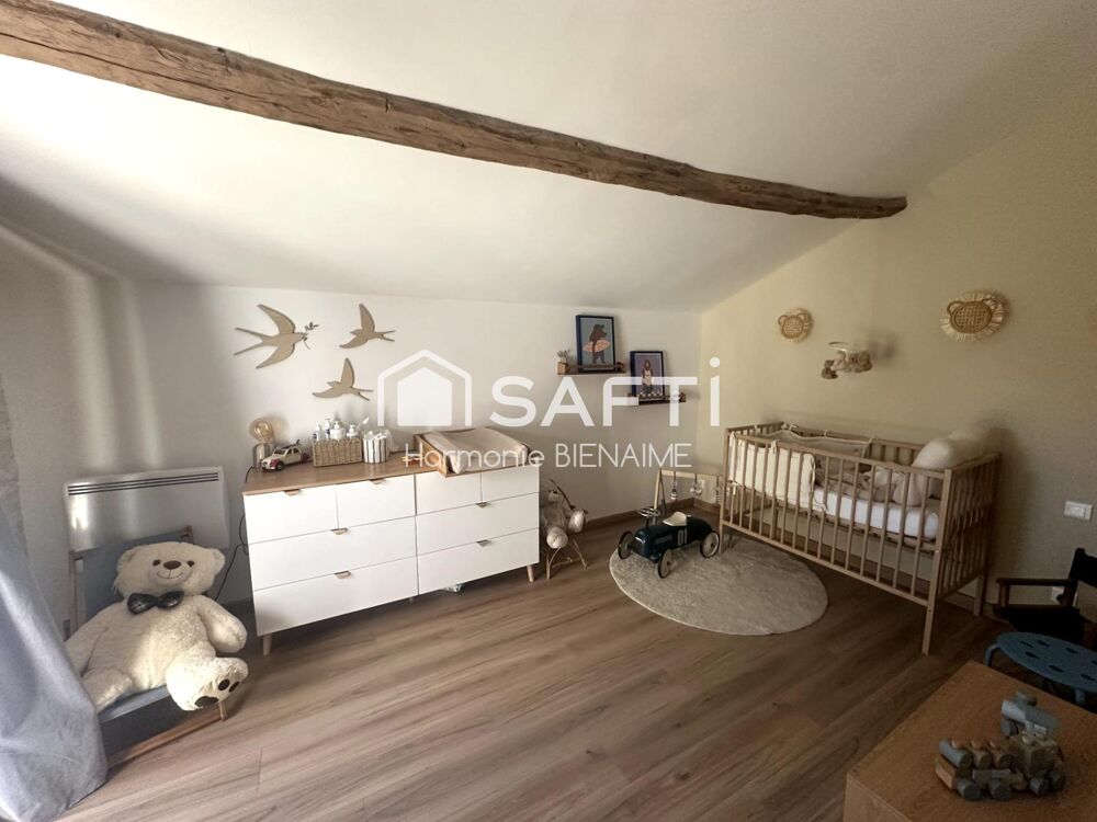 Maison en pierre avec piscine couverte chauffée