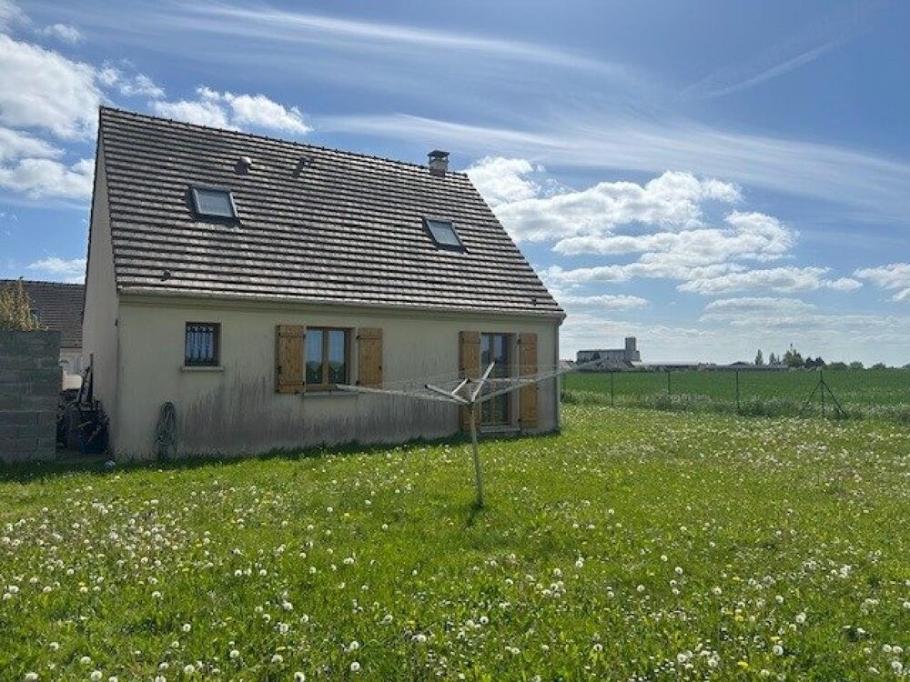 A 20min Evreux ,15 minutes D'Anet , Maison Familiale de 102m²