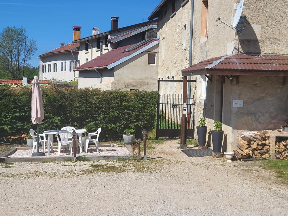 Propriété : Maison habitation et Gîtes à exploiter proche de Lamoura.
