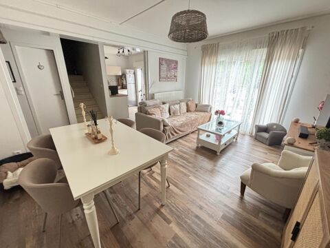   Maison mitoyenne, deux chambres, avec petit extérieur. Maison - 3 pièce(s) - 69 m²
