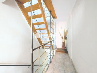  Immeuble � vendre 97 m�