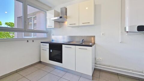   BRON T2 45m² avec PATIO - Très bon état Appartement - 2 pièce(s) - 45 m²