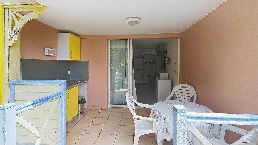 Vente Appartement Studio meublé à quelques pas des eaux turquoise Sainte-anne