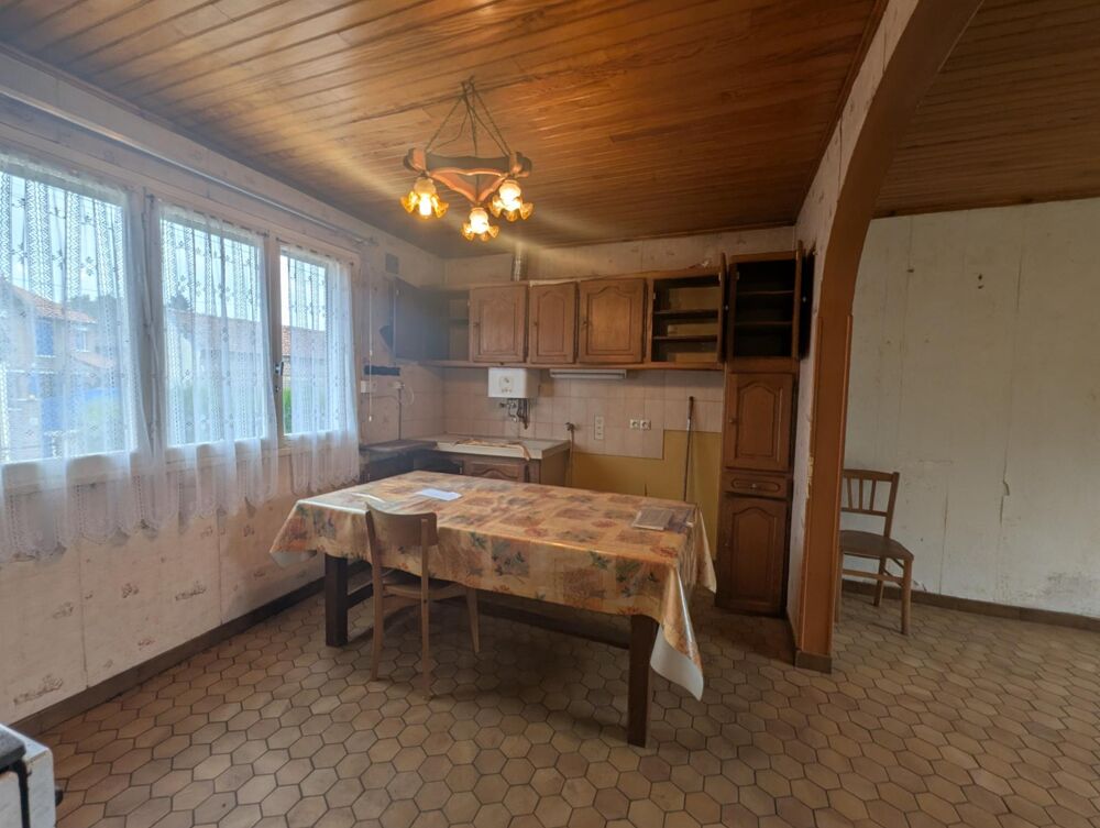 LA CLÉ DES CHAMPS  Plain-pied sur sous-sol total, terrain clos de 1 944 m²