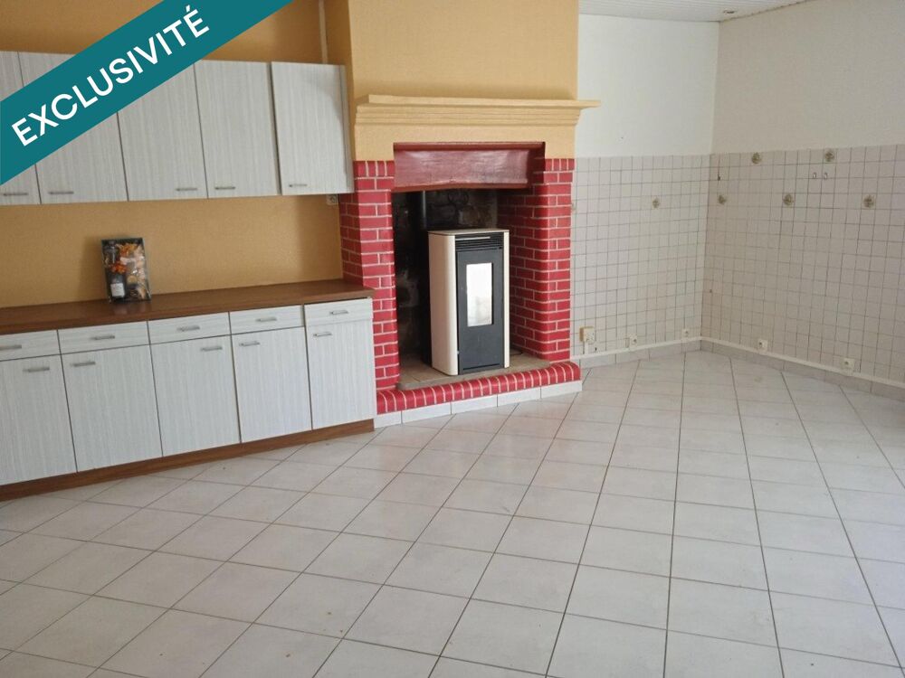 À découvrir sans tarder : une maison charmante avec dépendance, sur un vaste terrain, à Mortain-Bocage.