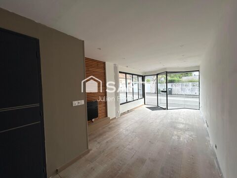   Local commercial / bureau de 30 m² - centre-bourg. 
