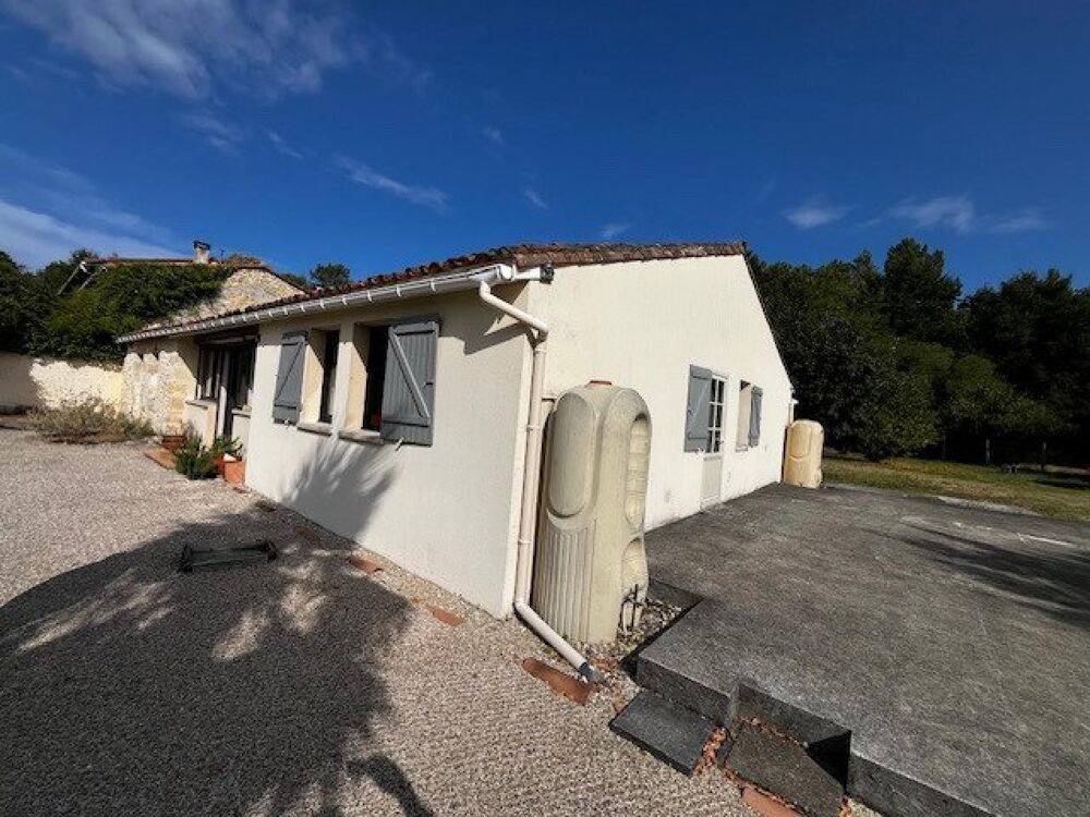 Maison ancienn rénovée d'environ 134m², 3chambres, sur plus d'1ha de terrain